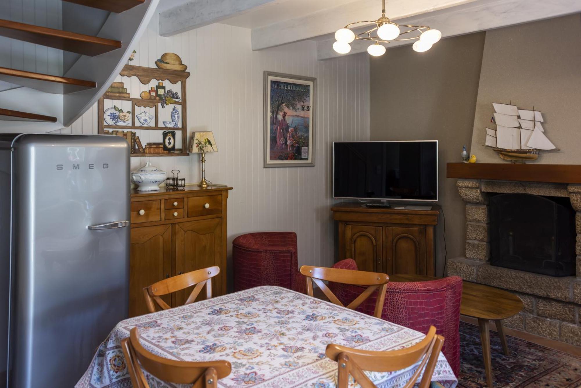 Hostellerie De La Motte Jean Saint-Coulomb Exteriör bild