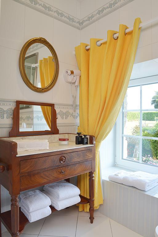 Hostellerie De La Motte Jean Saint-Coulomb Exteriör bild